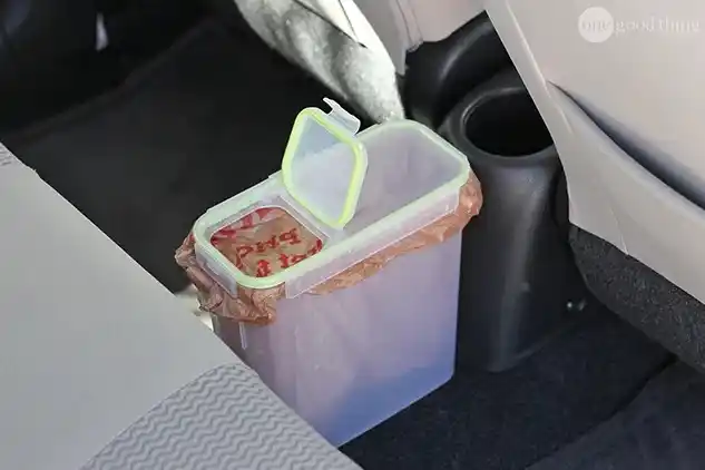 휴지통이 필요하세요? 시리얼 용기를 사용해 보세요